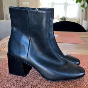 NWT Via Spiga leather block heel ankle boot